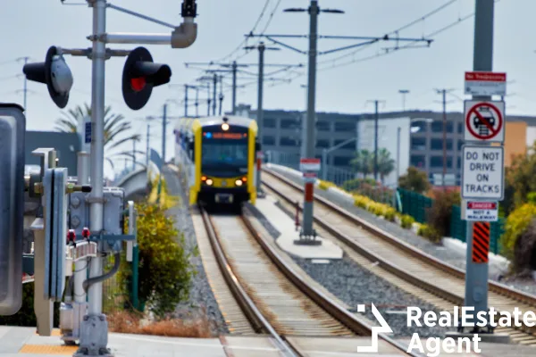 santa monica metro light train