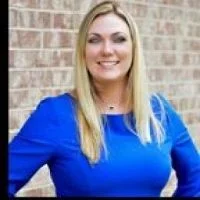 Jenna Davis real estate agent