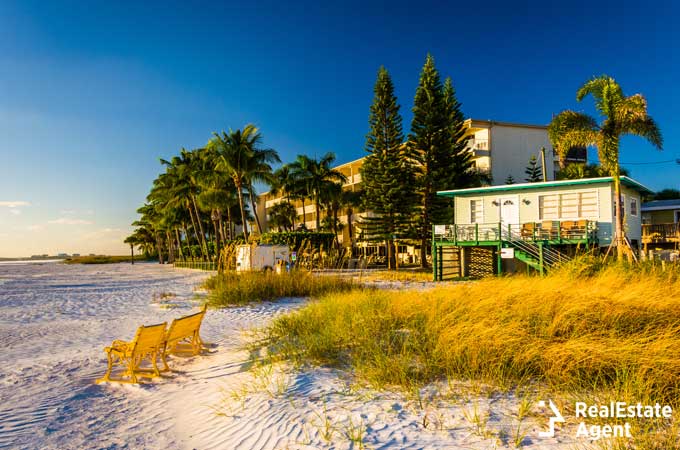 sand dunes and beach houses in Fort Myers FL