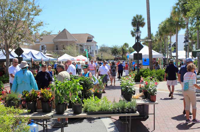 outdoor street market in the villages FL